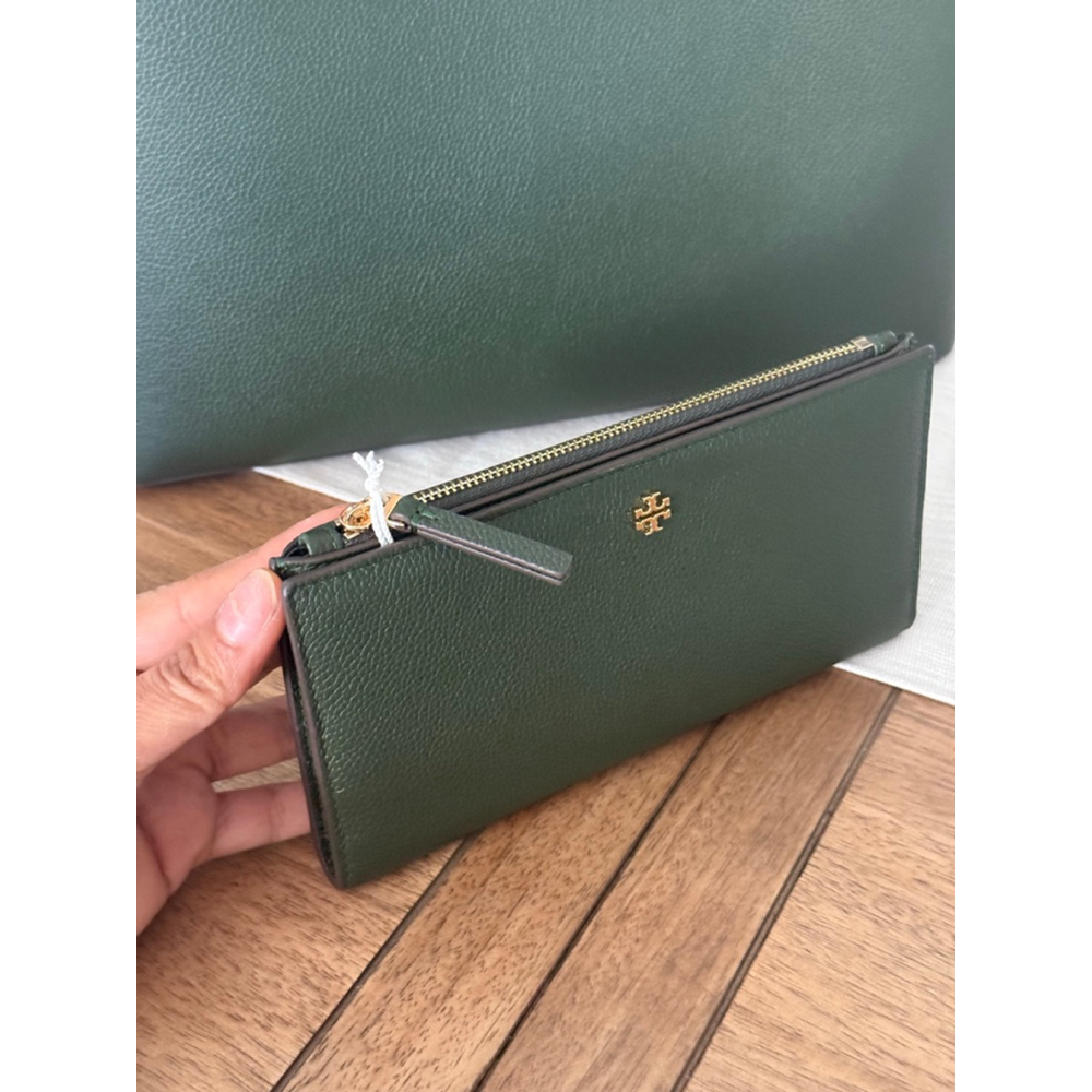 New Tory Burch Blake slim wallet in basil color - Picture 3 of 6